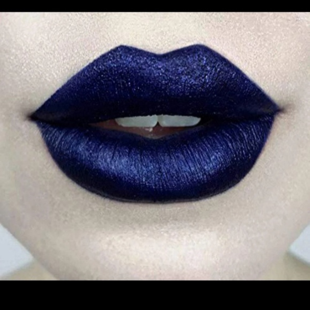 🌟 3/$30 Poe - Kat Von D Studded Kiss Lipstick NIB